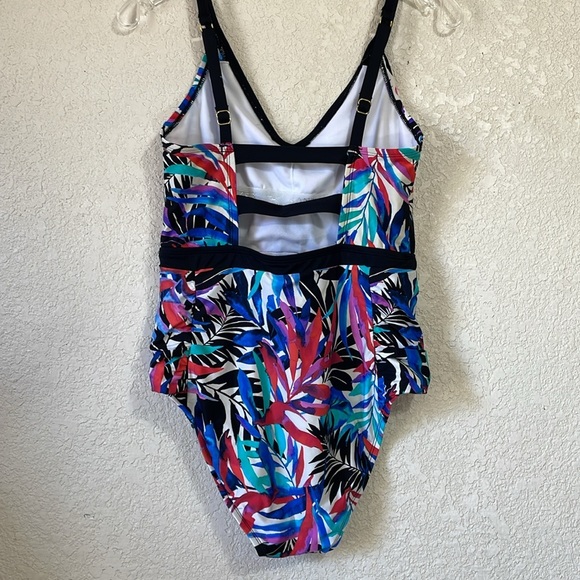 Jantzen Women’s Swimsuit - Picture 6 of 9